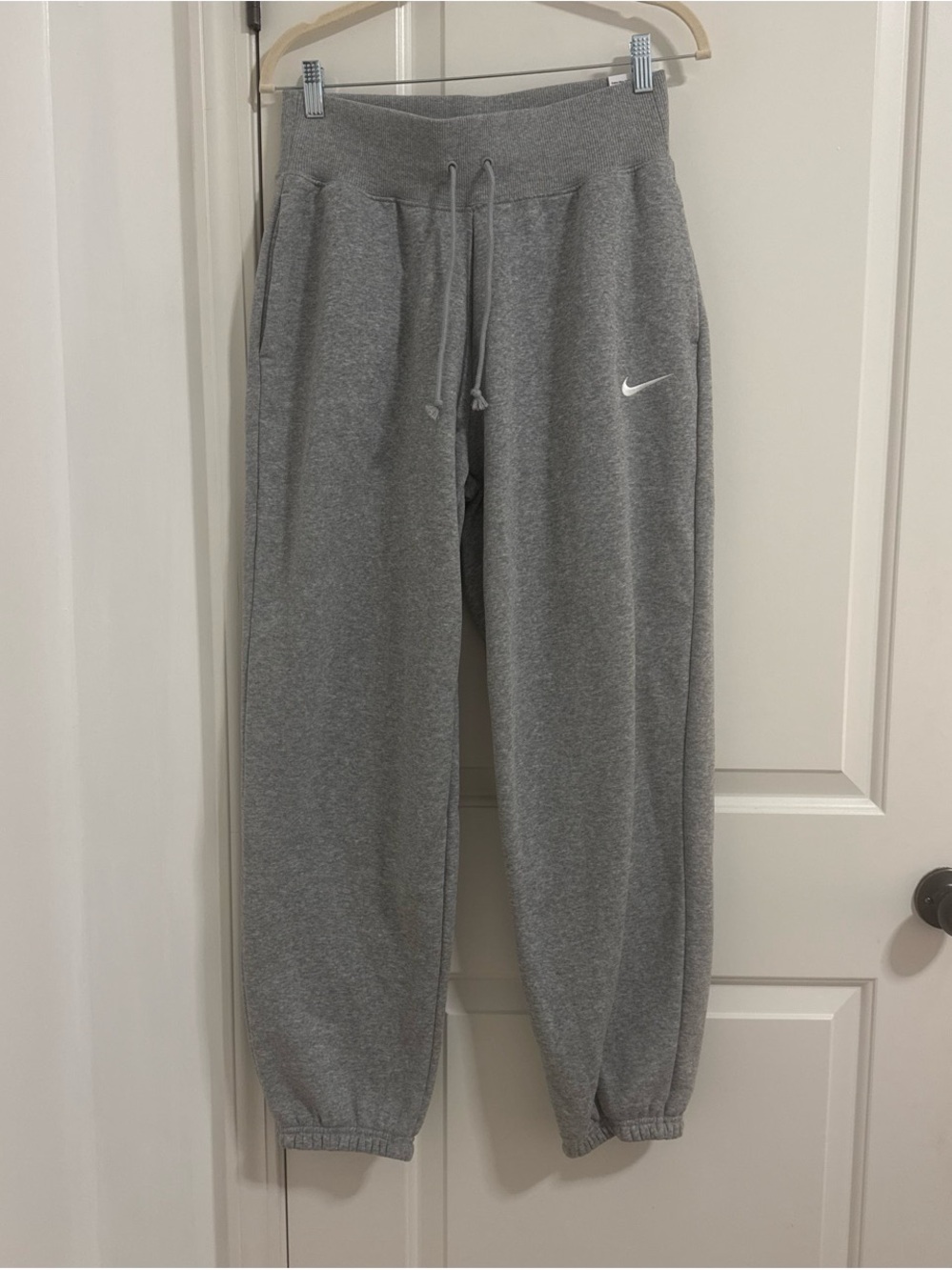 Nike Gray Heather Women's Jogger Sweatpants with White Swoosh